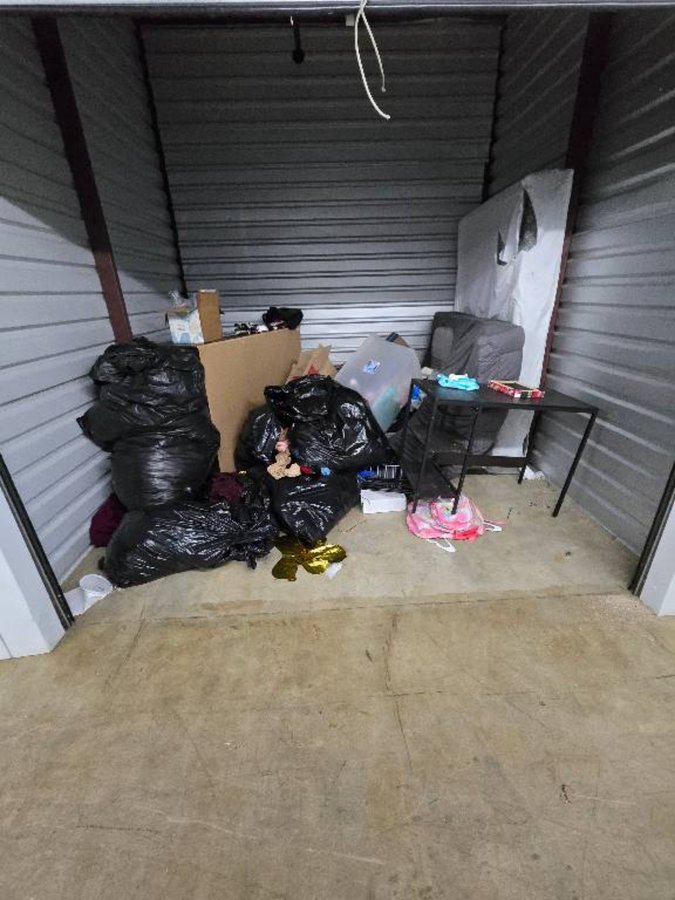 10 x 10 storage unit in Arlington, TX