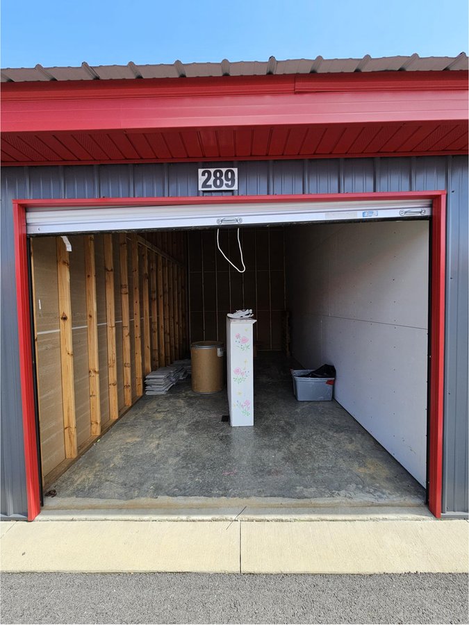10 x 20 storage unit in Bowling Green, KY
