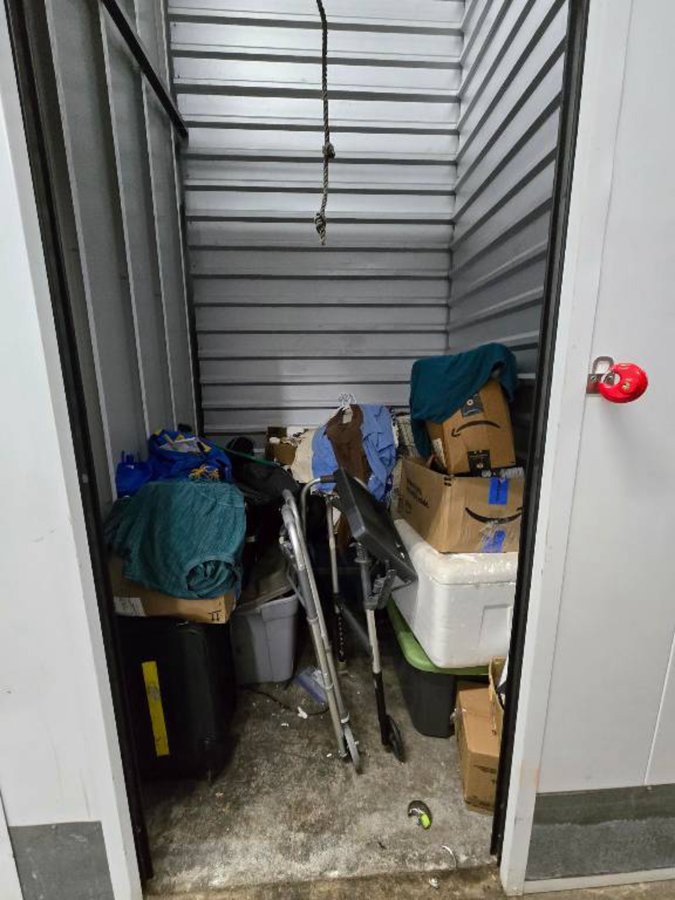 5 x 5 storage unit in Hilo, HI