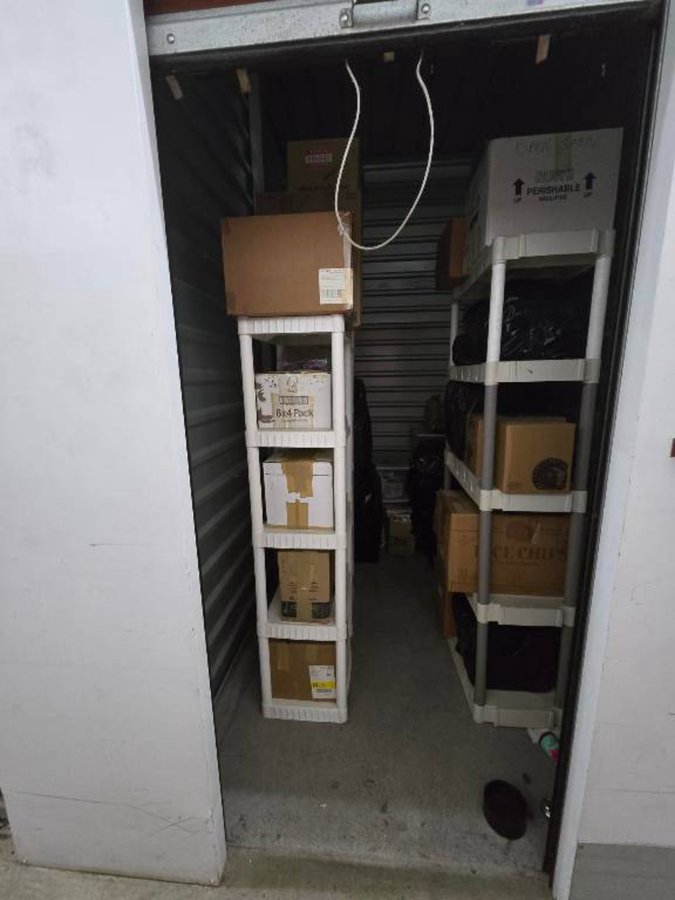 5 x 10 storage unit in Hilo, HI