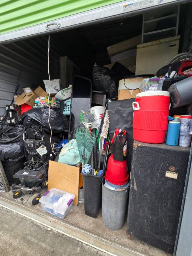 10 x 19 storage unit in Hilo, HI
