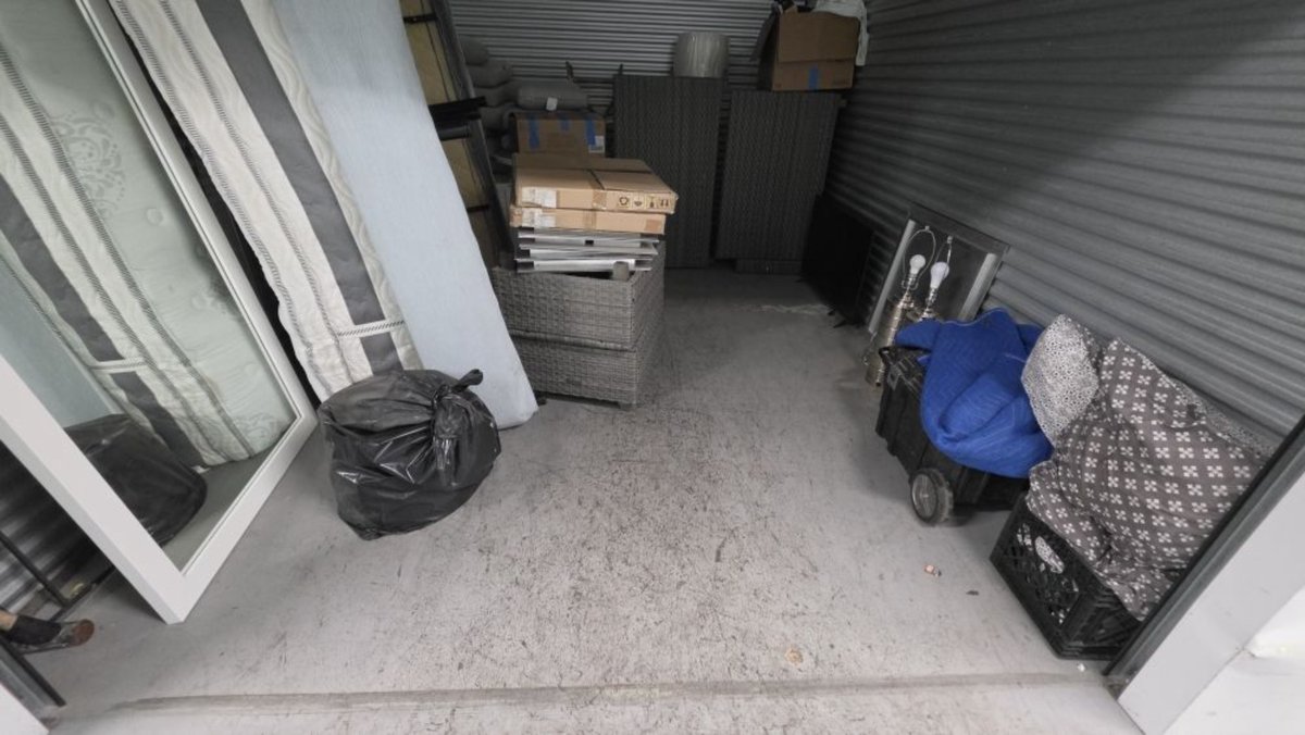 10 x 15 storage unit in Miami Gardens, FL