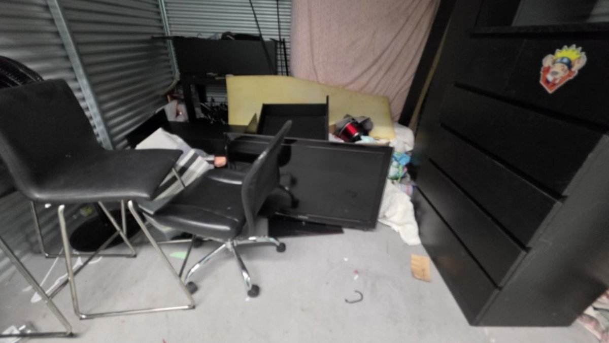 10 x 10 storage unit in Miami Gardens, FL