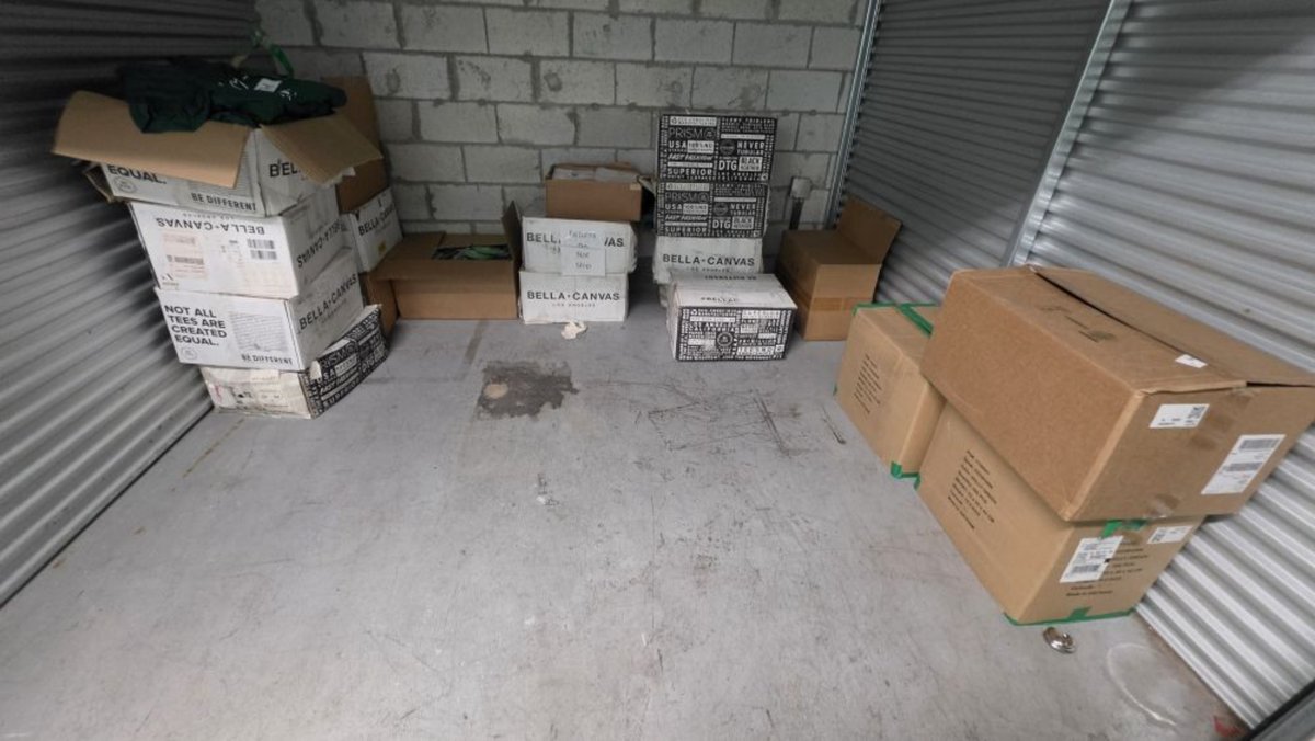 10 x 10 storage unit in Miami Gardens, FL