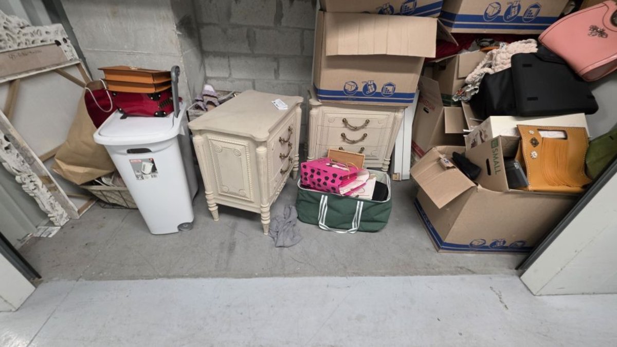 10 x 5 storage unit in Miami Gardens, FL