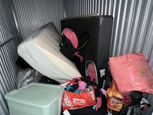 5 x 10 storage unit in Newark, NJ