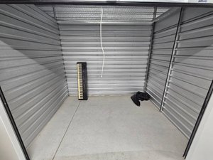 10 x 7 storage unit in Bradenton, FL