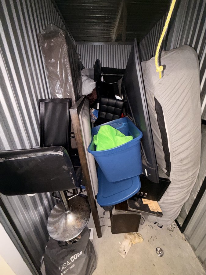 5 x 10 storage unit in Newark, NJ