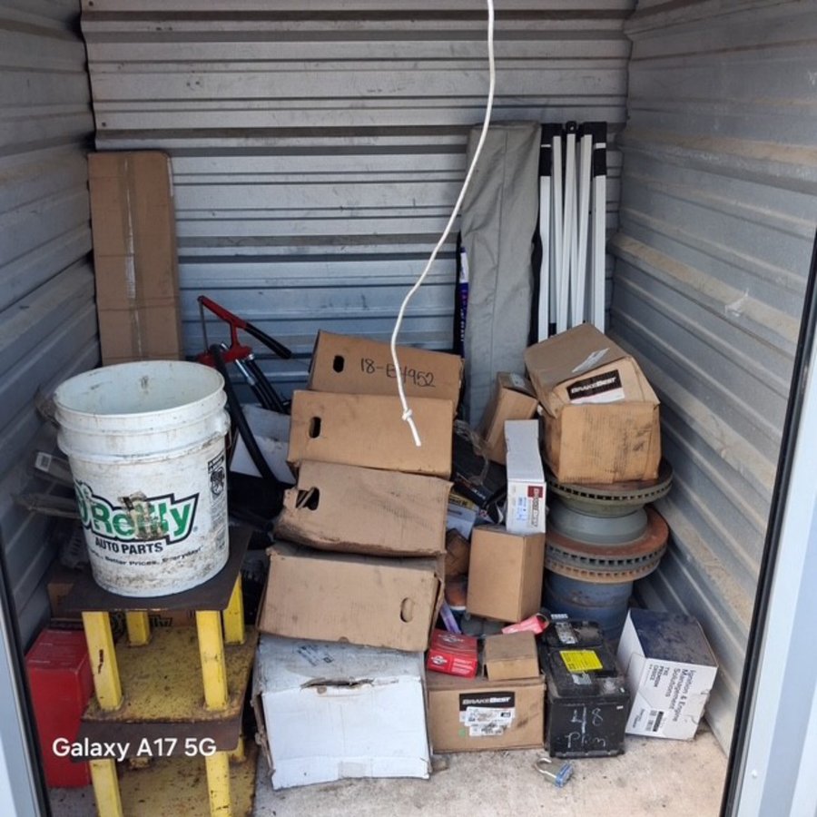 5 x 5 storage unit in Livingston, LA