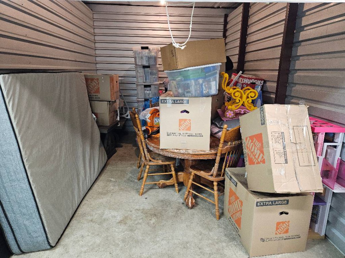 10 x 15 storage unit in Webster, TX