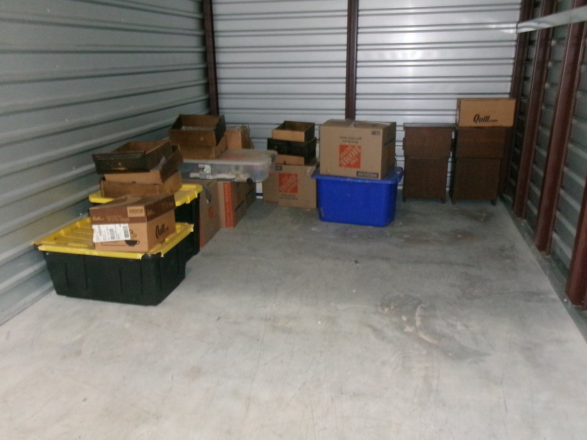 10 x 15 storage unit in Newark, DE