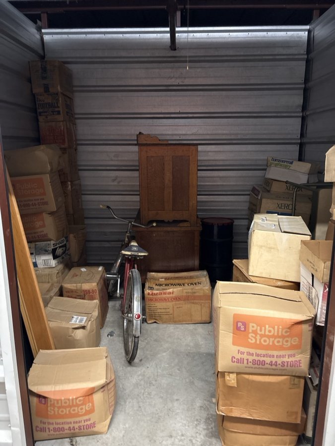 10 x 10 storage unit in Staten Island, NY