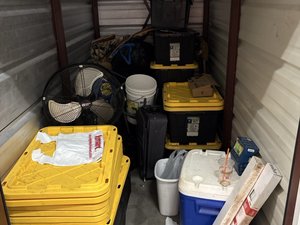 5 x 10 storage unit in Staten Island, NY