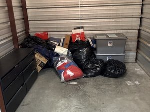 10 x 10 storage unit in Staten Island, NY