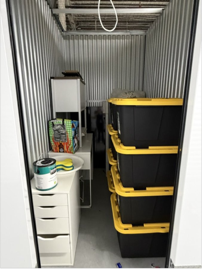 5 x 8 storage unit in Kensington, MD