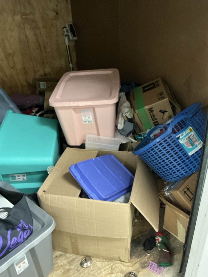 10 x 10 storage unit in Henderson, NV