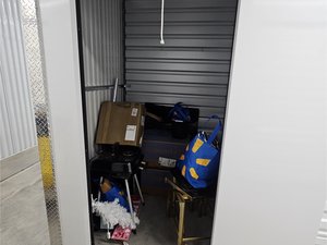 5 x 5 storage unit in Lakeland, FL