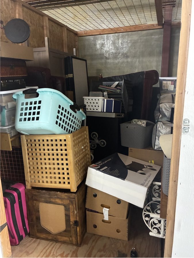 7 x 10 storage unit in Seattle, WA