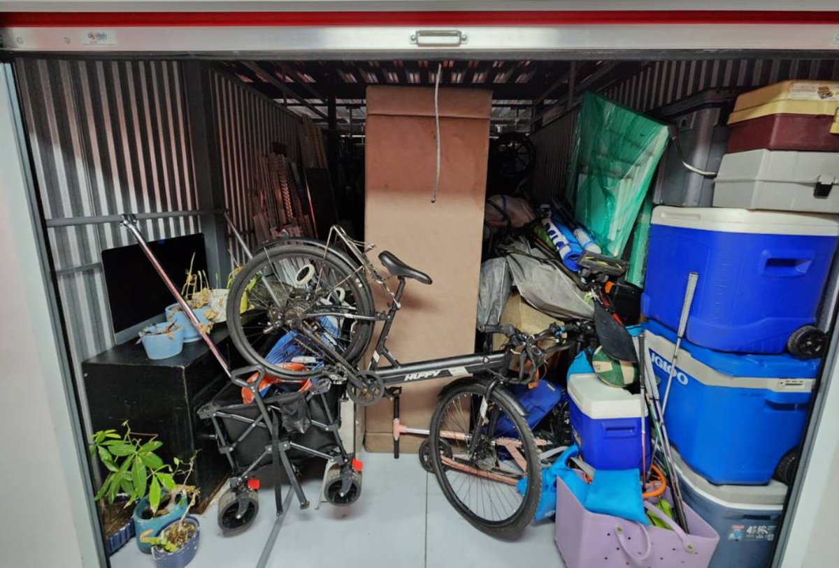10 x 20 storage unit in Sarasota, FL