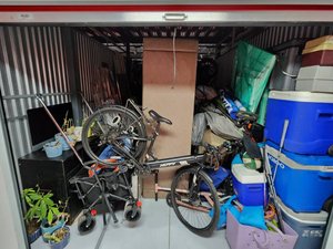 10 x 20 storage unit in Sarasota, FL