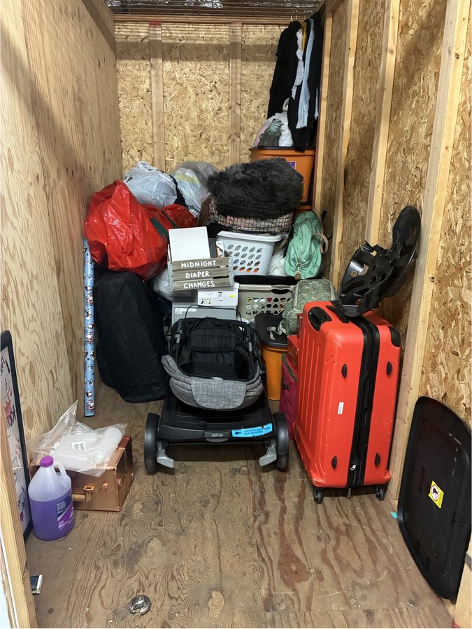 5 x 10 storage unit in Seattle, WA