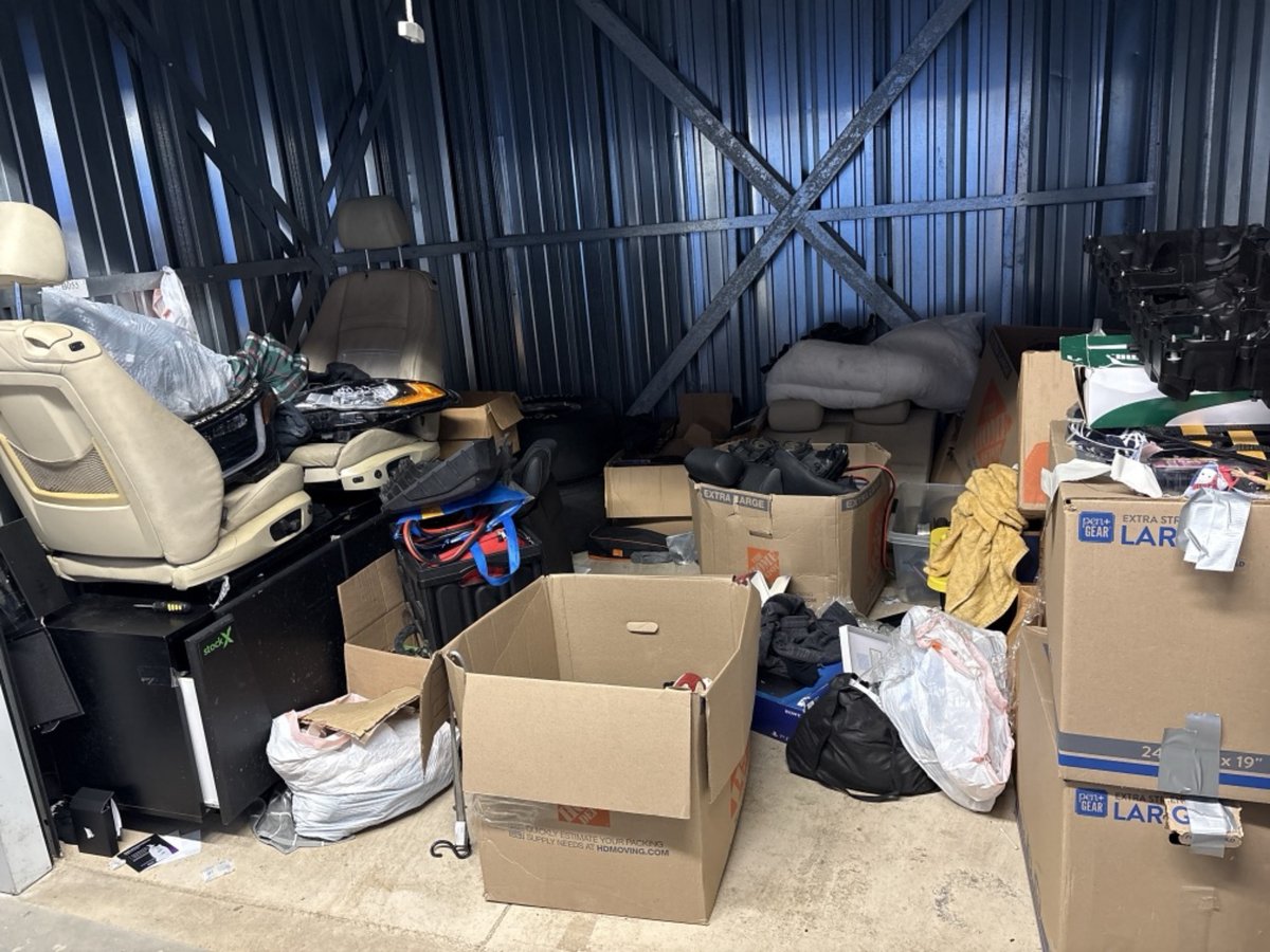 10 x 10 storage unit in Staten Island, NY