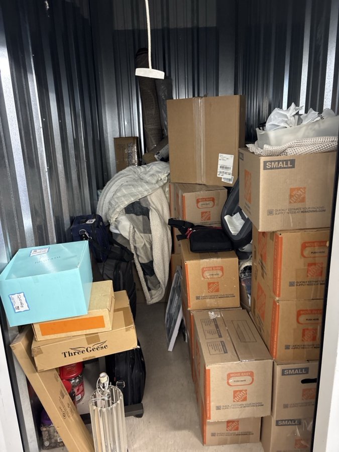5 x 10 storage unit in Staten Island, NY
