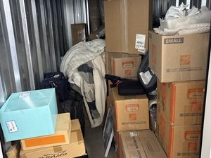 5 x 10 storage unit in Staten Island, NY