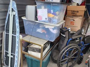 10 x 10 storage unit in Pleasant Hill, IA