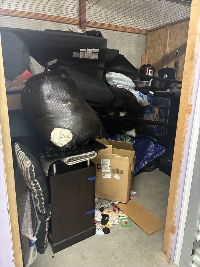 10 x 10 storage unit in Seattle, WA