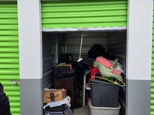 5 x 10 storage unit in Troy, MI