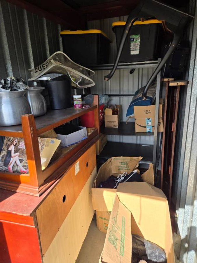 5 x 10 storage unit in Roseville, CA