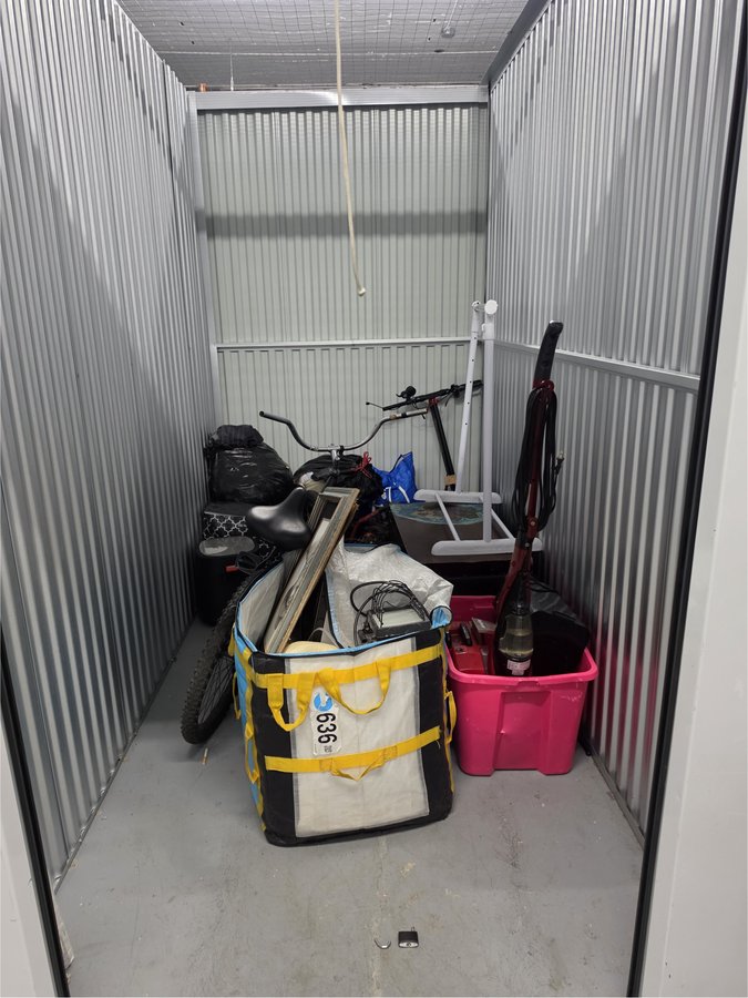 5 x 10 storage unit in Louisville, KY