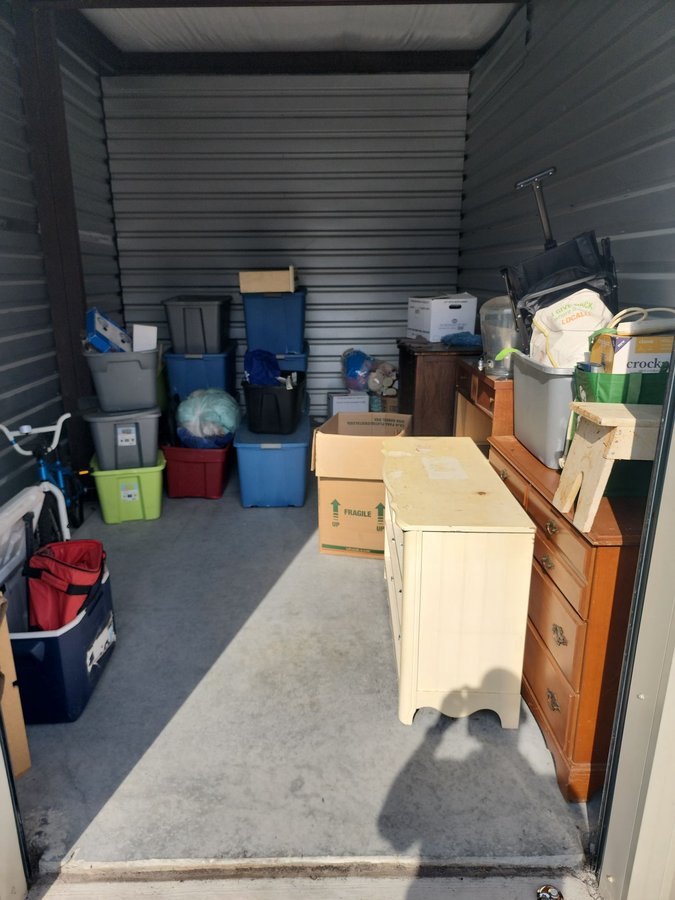 10 x 15 storage unit in Somerset, MA