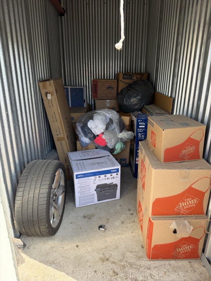 5 x 10 storage unit in Clinton Township, MI