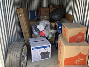 5 x 10 storage unit in Clinton Township, MI