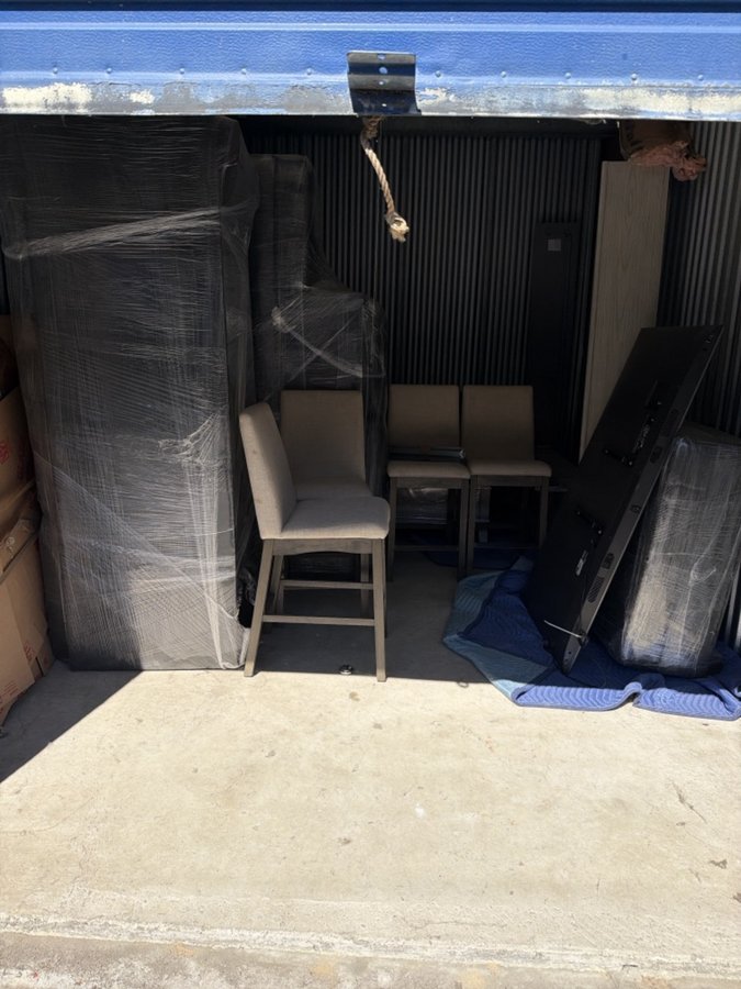 10 x 15 storage unit in Clinton Township, MI