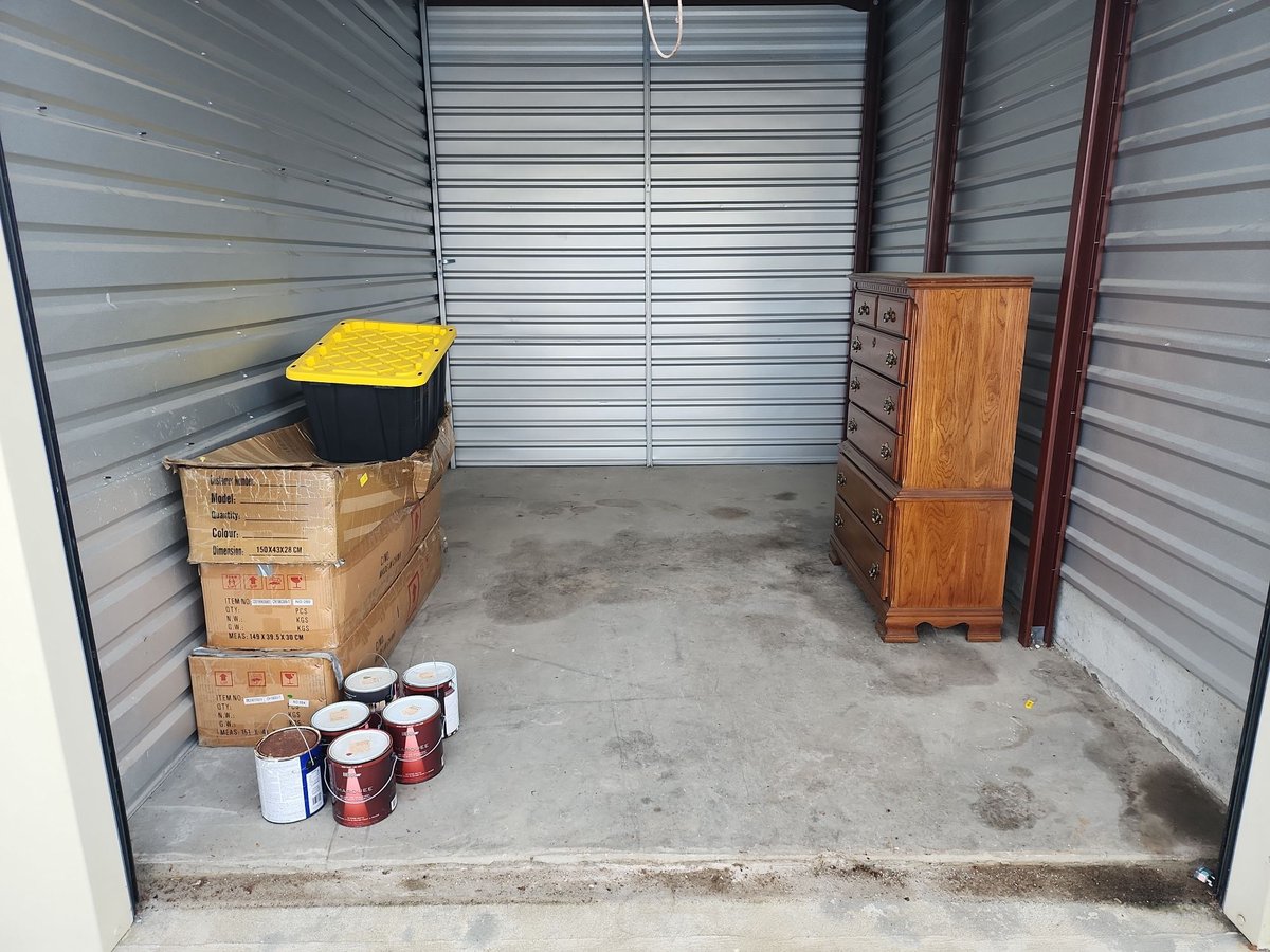 10 x 15 storage unit in Somerset, MA