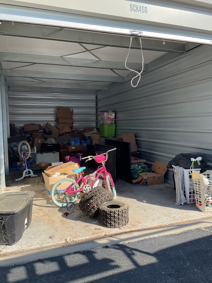 12 x 25 storage unit in Jasper, IN