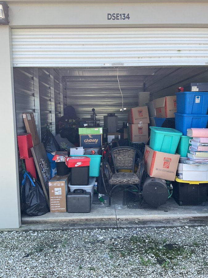 10 x 20 storage unit in Dale, IN