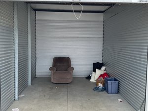 9 x 15 storage unit in Jasper, IN