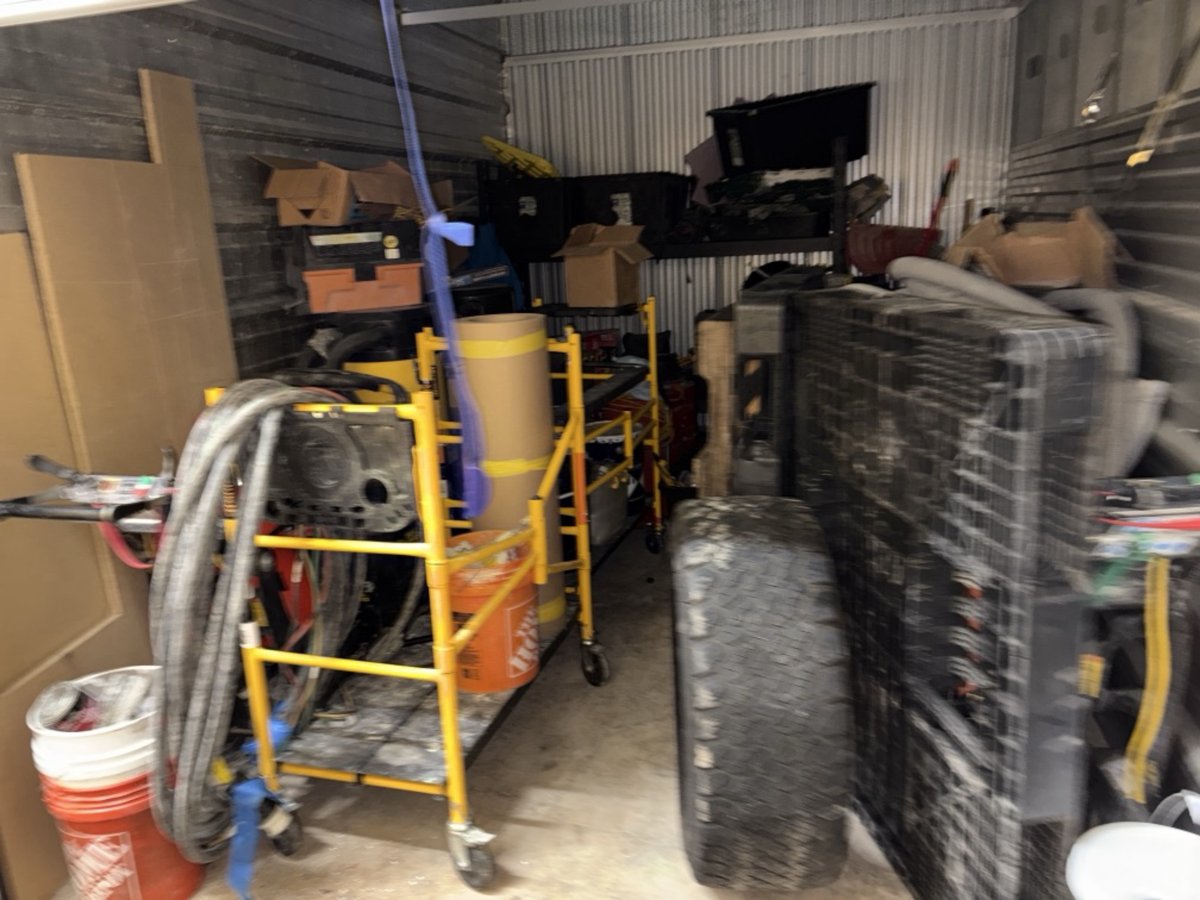 10 x 15 storage unit in Staten Island, NY