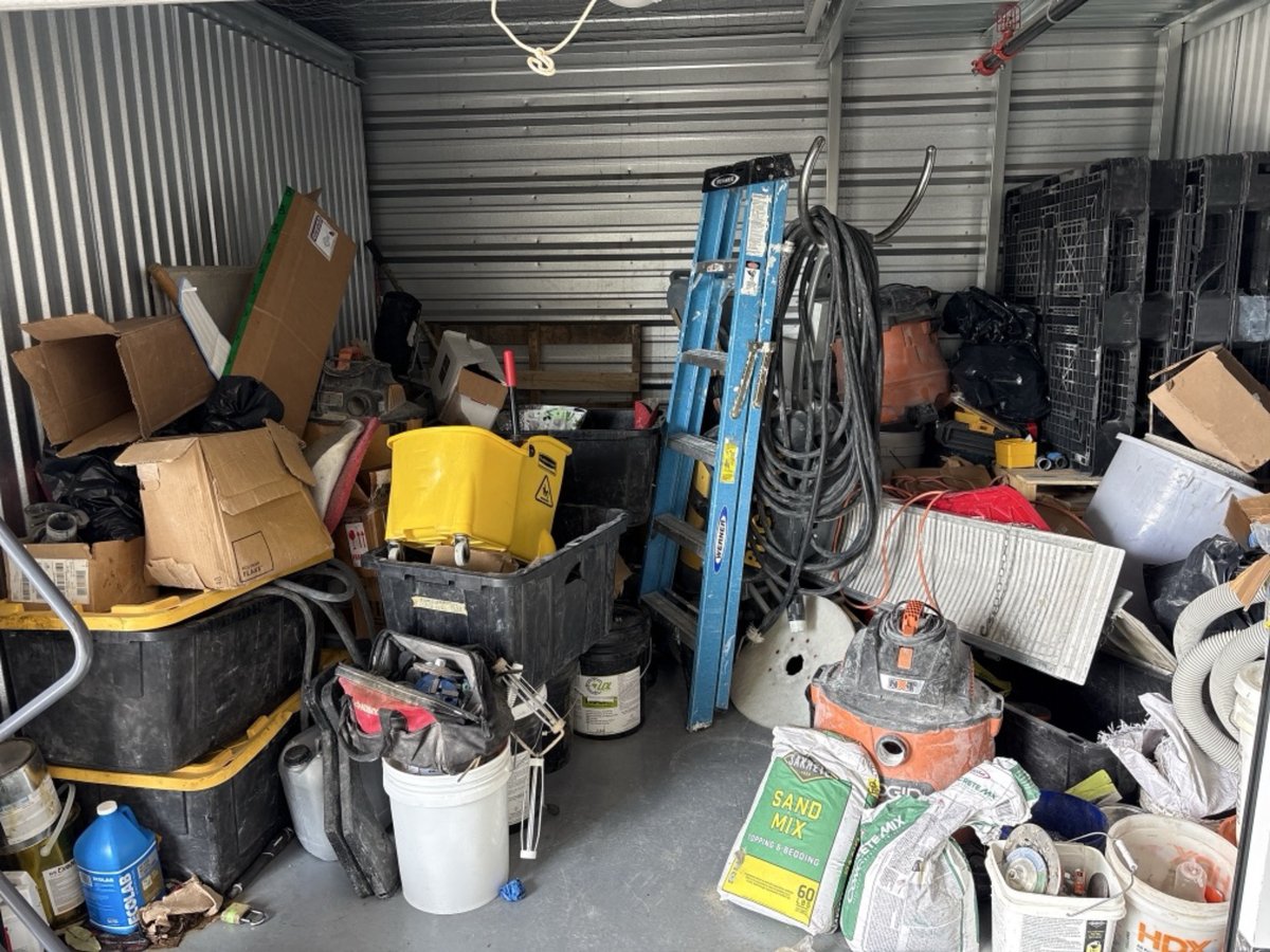 15 x 10 storage unit in Staten Island, NY