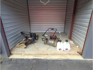 10 x 10 storage unit in Suwanee, GA