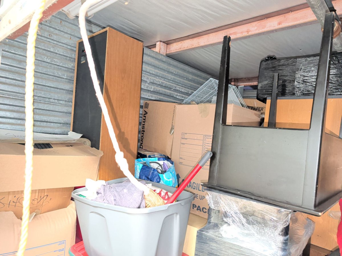 10 x 10 storage unit in Carol Stream, IL