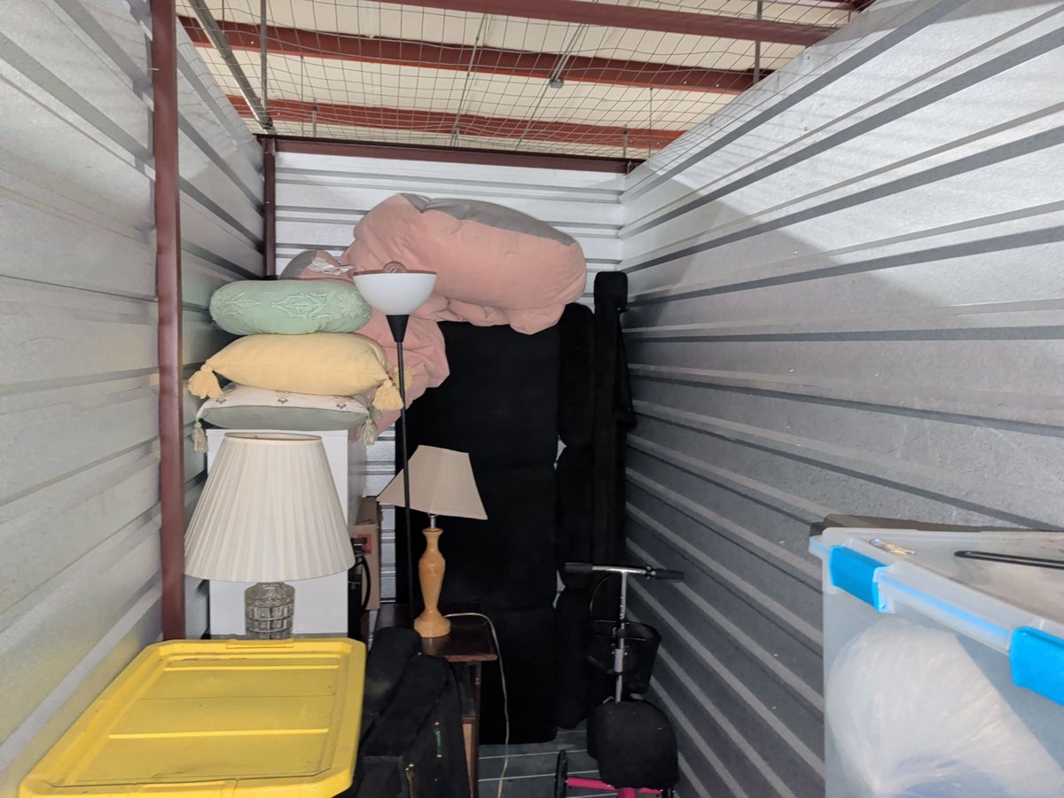 5 x 10 storage unit in Carol Stream, IL