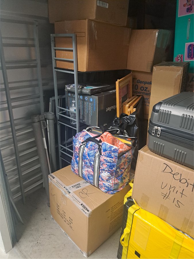 10 x 10 storage unit in Sterling, VA