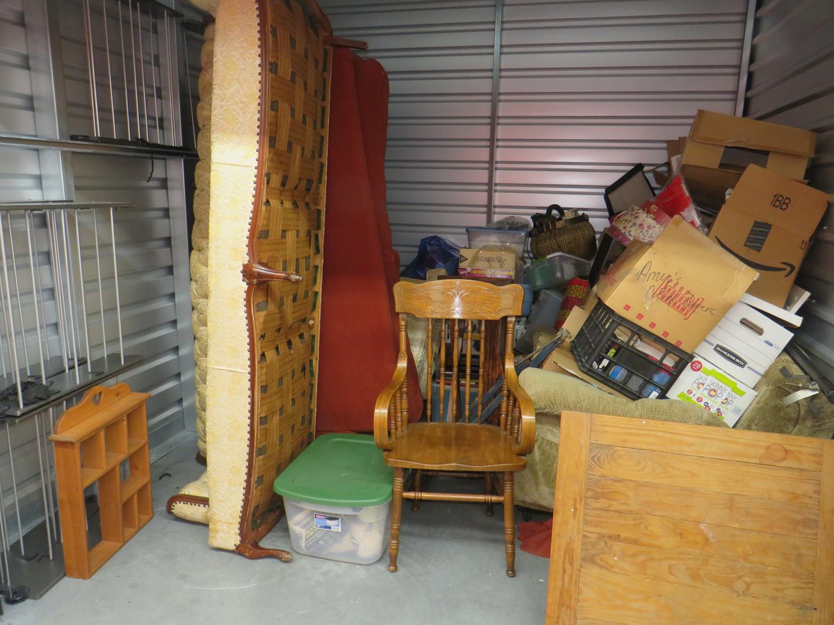 10 x 10 storage unit in Florissant, MO