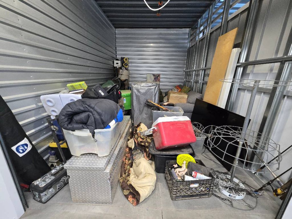 10 x 15 storage unit in Phoenix, AZ