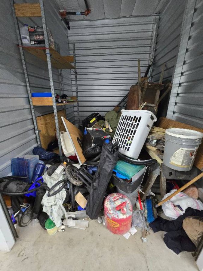 7 x 10 storage unit in Phoenix, AZ